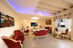 אצולת רומי בוטיק 24