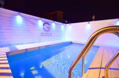 גולד קומפלקס 8