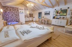 מלון בוטיק חלום בלבן 8